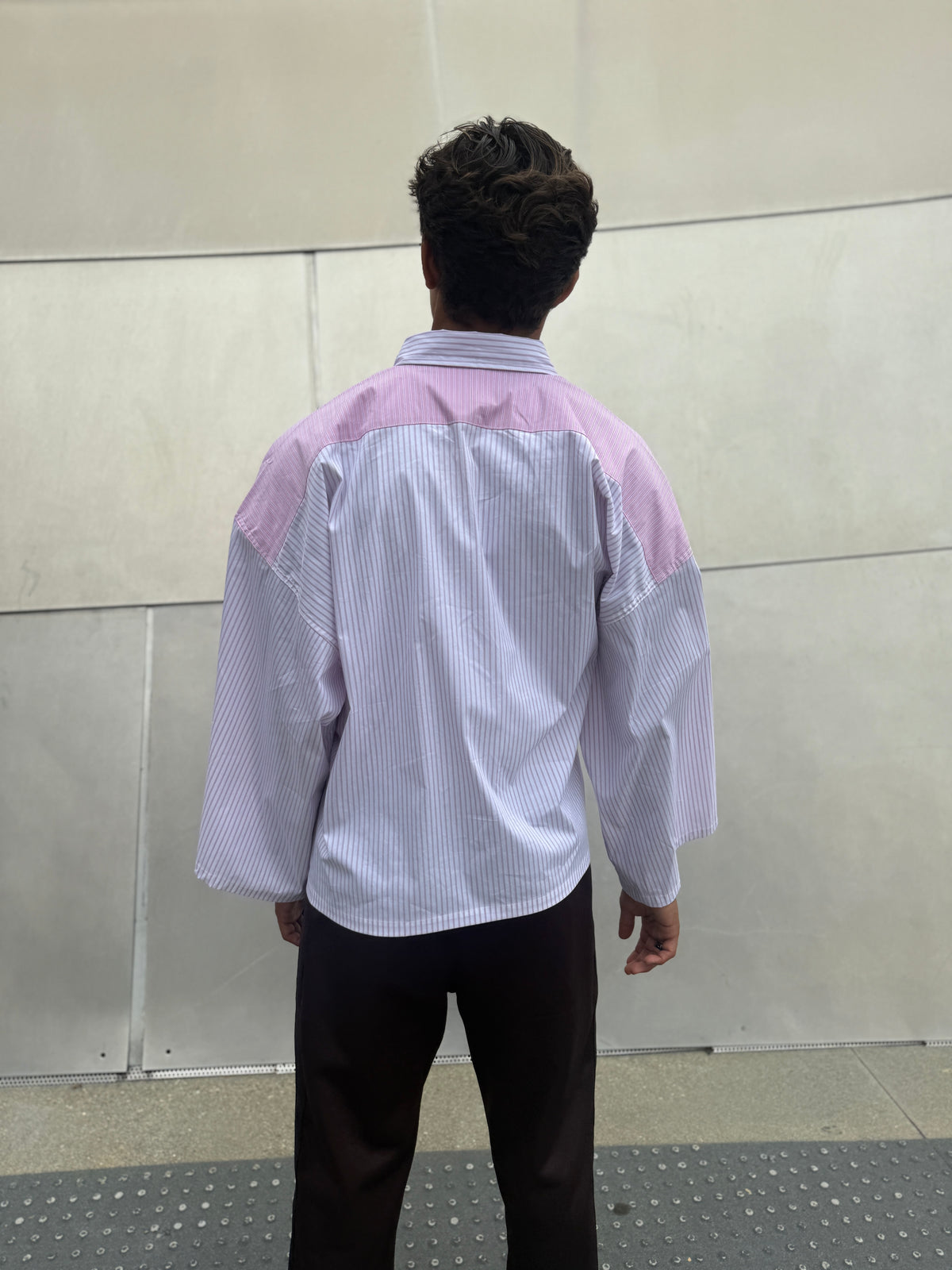 Striped button up tie shirt. PINK
